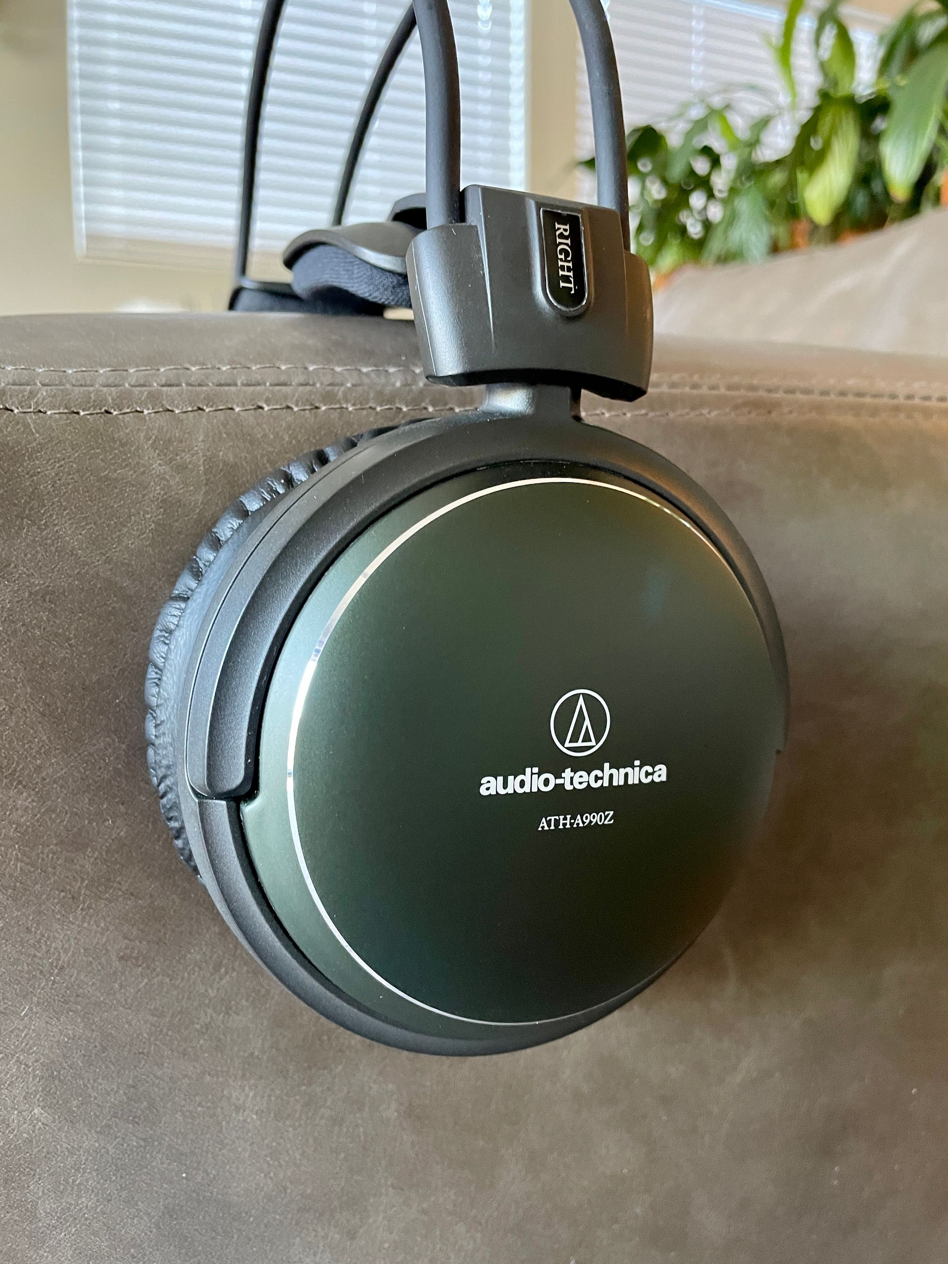 A Review of the Audio Technica ATH-A990Z